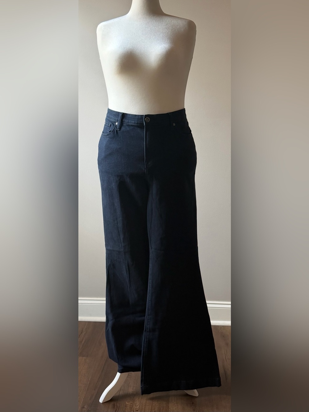 Torrid Bombshell Flare High Rise Jeans Dark Wash NWT